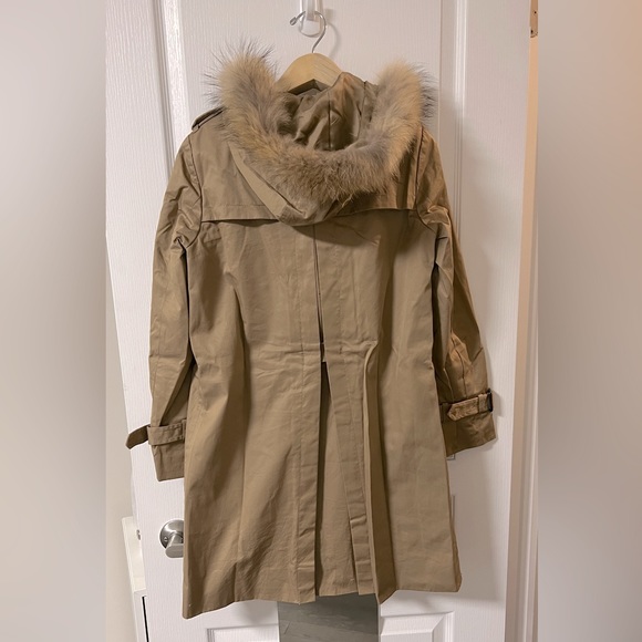 Tan hooded double layer trench coat size 38 worn once (brought from Japan) - Picture 2 of 5